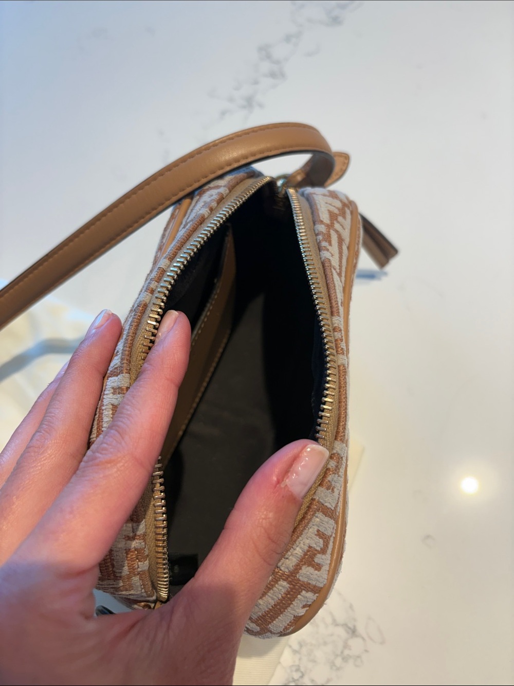 REAL Fendi Tan/Ivory FF Monogram Camera Bag, dust bag, proof of authenticity - Picture 10 of 11